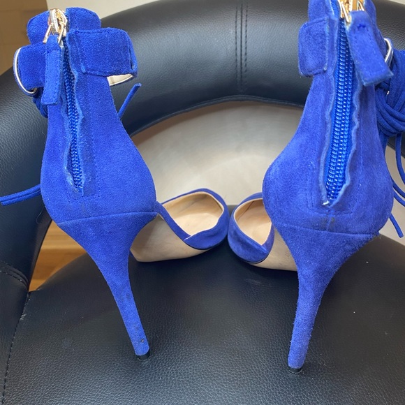 Shoes - Picture 6 of 7